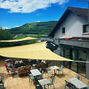 https://ptit-dej-hotel-annecy-nord.hotels-rhonealpes.com